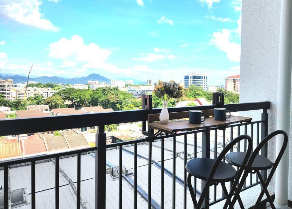 Horizon08 - 8 Mins To Concubine Lane And Old Town Ipoh, 3 Mins Walking To Food Places & Convenient Store By Happy *