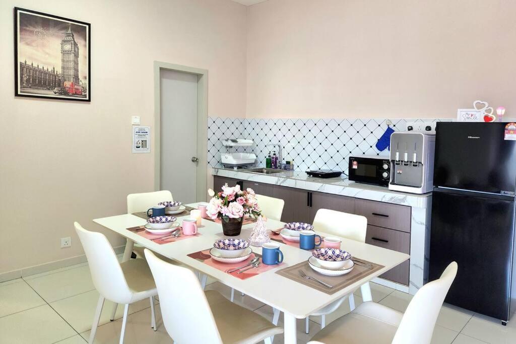 Apartment Horizon08 - 8 Mins To Concubine Lane And Old Town Ipoh, 3 Mins Walking To Food Places & Convenient Store By Happy *