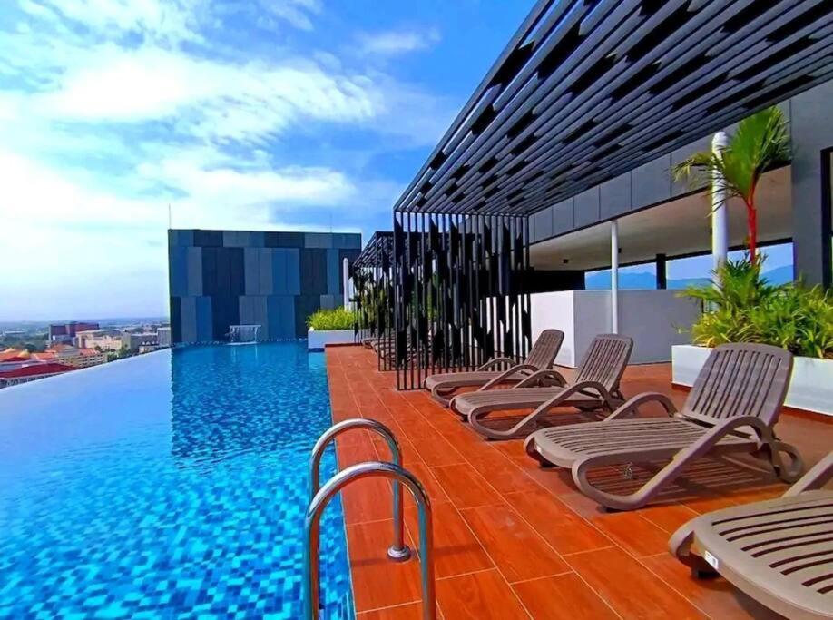 Horizon08 - 8 Mins To Concubine Lane And Old Town Ipoh, 3 Mins Walking To Food Places & Convenient Store By Happy